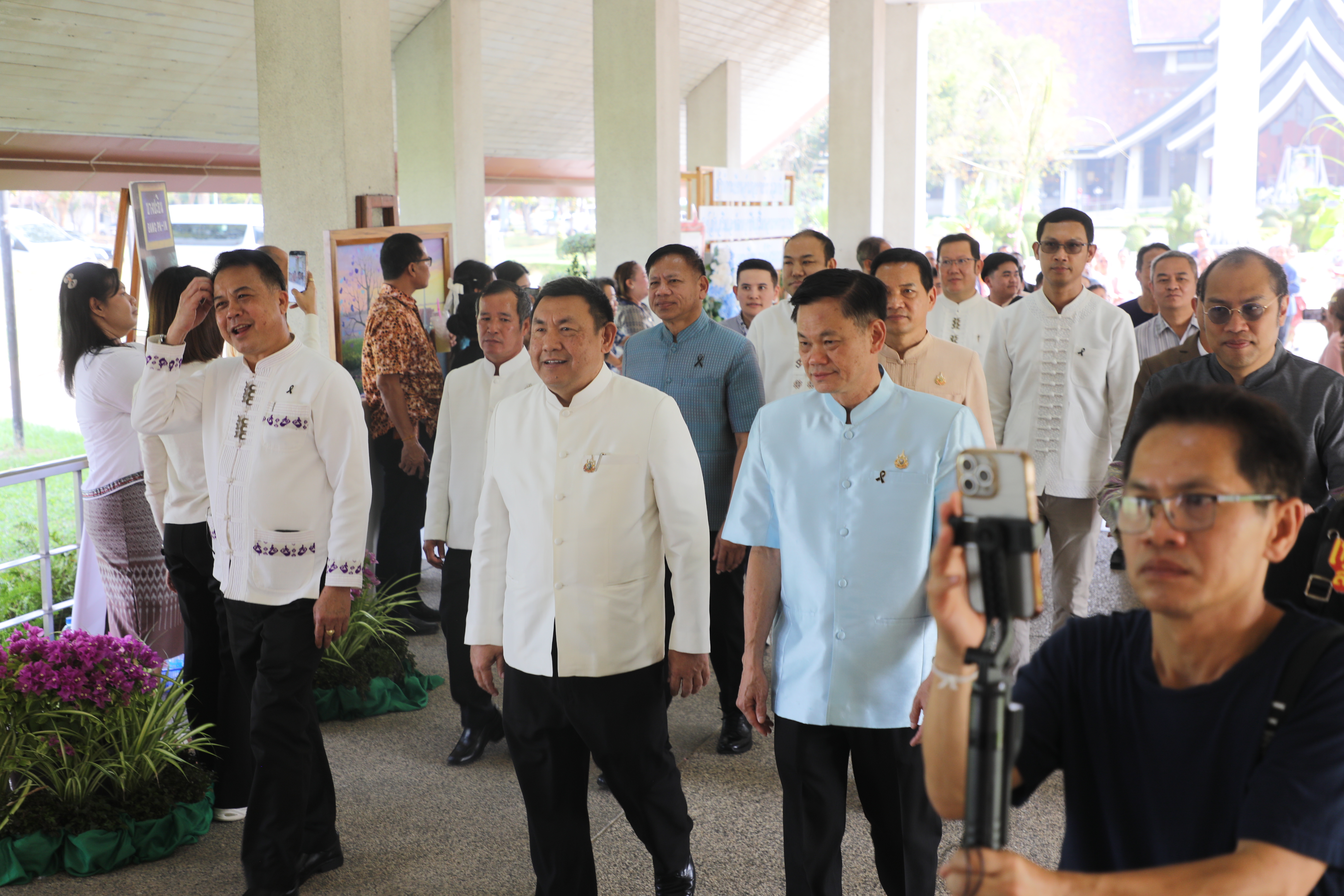 title - มากกว่าความรักระหว่างคู่ครอง คือความรักต่อปวงชน ส.ป.ก. จัดงาน “รักแห่งศิลป์ รักแห่งแผ่นดิน” พลังแห่งศิลปะที่เชื่อมโยงสถาบันและประชาชน